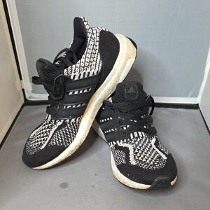 Adidas Kids Black and White Knit Sneakers Oreo Ultra BOOST Youth Size 6